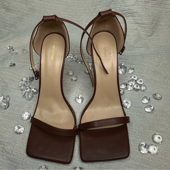 PrettyLittleThing Shoes - PrettyLittleThing brown heels
